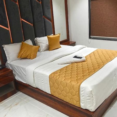 Hotel Palms Residency, Chembur Mumbai Ngoại thất bức ảnh